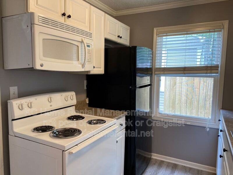 704 Ne 45th Ter - Photo 4 of 29