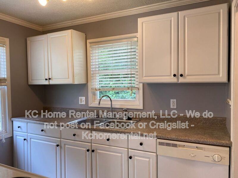 704 Ne 45th Ter - Photo 6 of 29