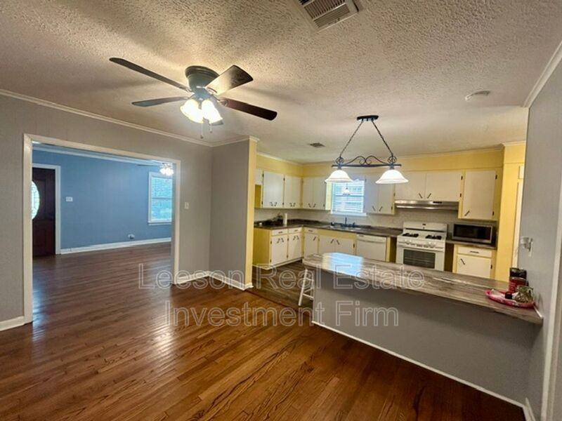122 E Dalzell St - Photo 7 of 33