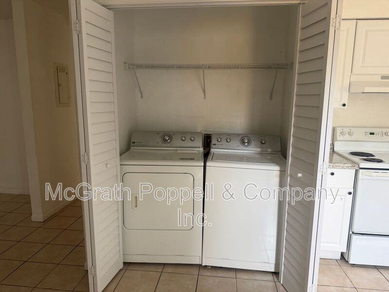 3828 Lakeshore Dr #B - Photo 5 of 13