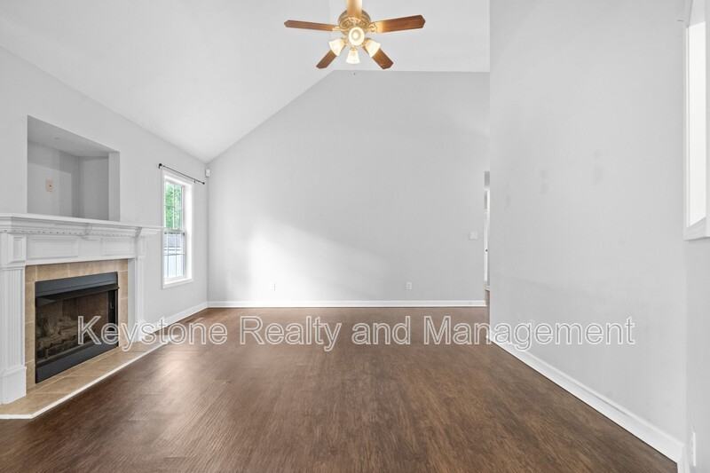 1405 Mutual Dr - Photo 3 of 15