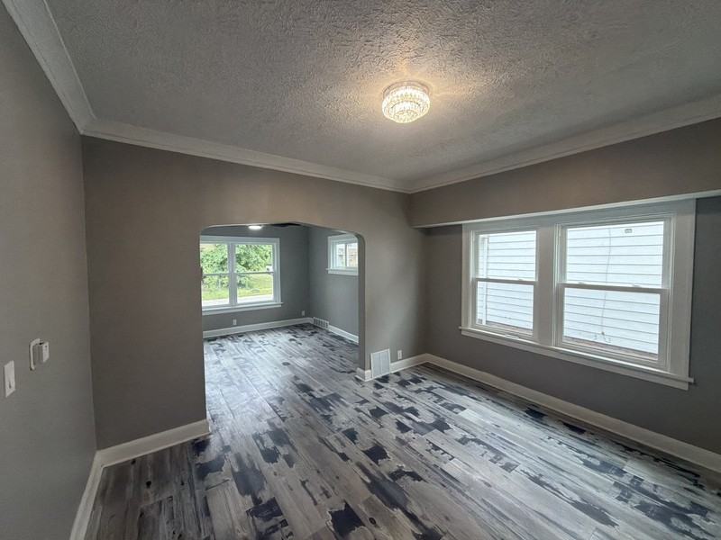 11223 Nelson Ave - Photo 2 of 17