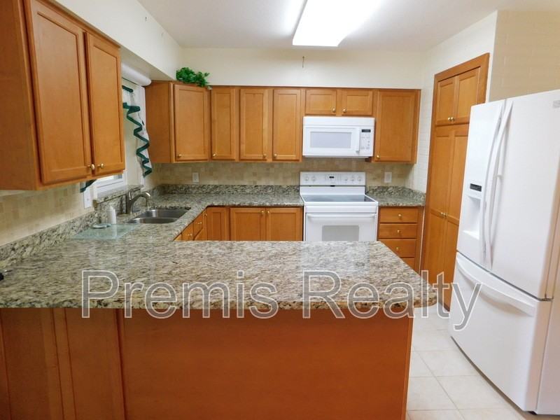 3563 Floral Dr - Photo 4 of 11