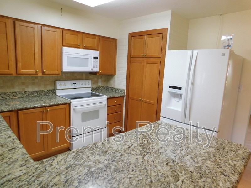 3563 Floral Dr - Photo 5 of 11