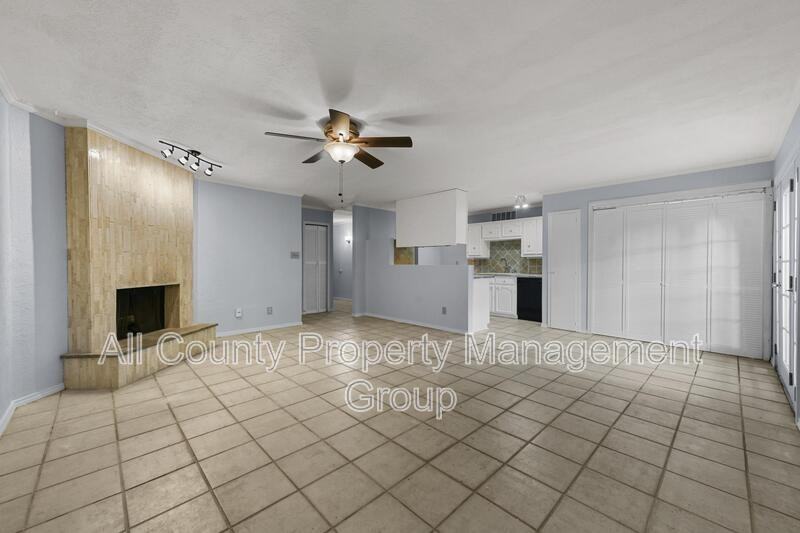 1305 Clark Trl - Photo 3 of 17