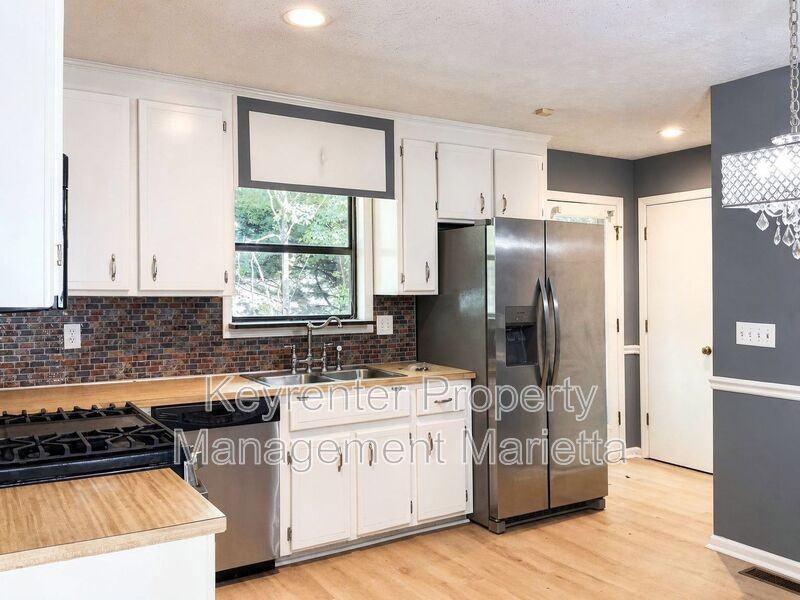 5088 Ravenwood Dr - Photo 6 of 20