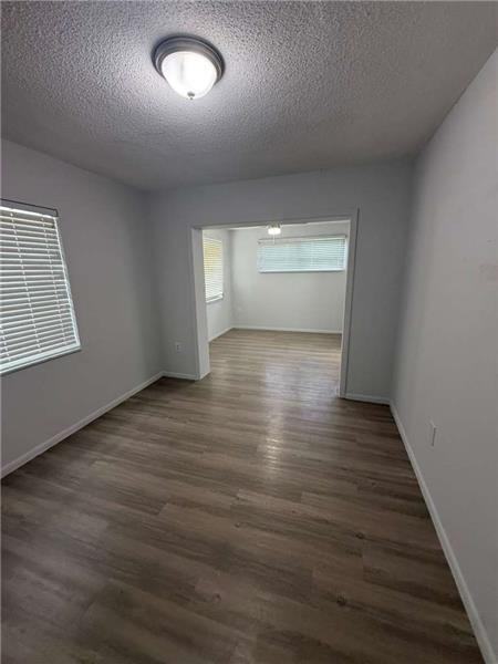 22189 Laramore Ave - Photo 4 of 21
