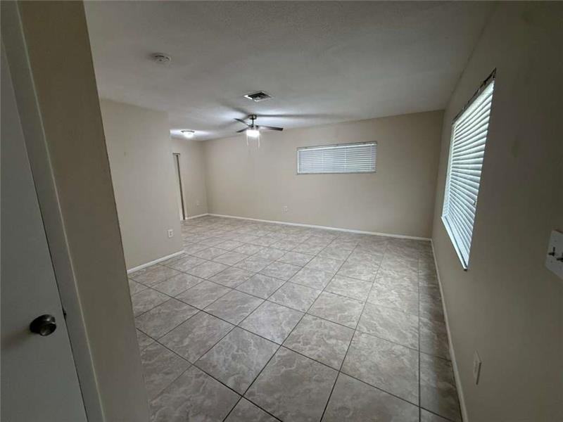 22189 Laramore Ave - Photo 5 of 21