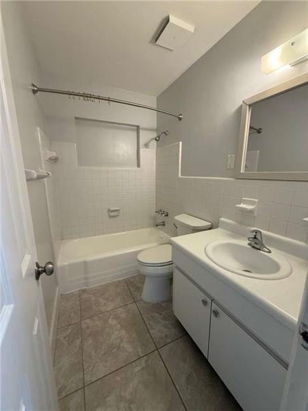 22189 Laramore Ave - Photo 7 of 21