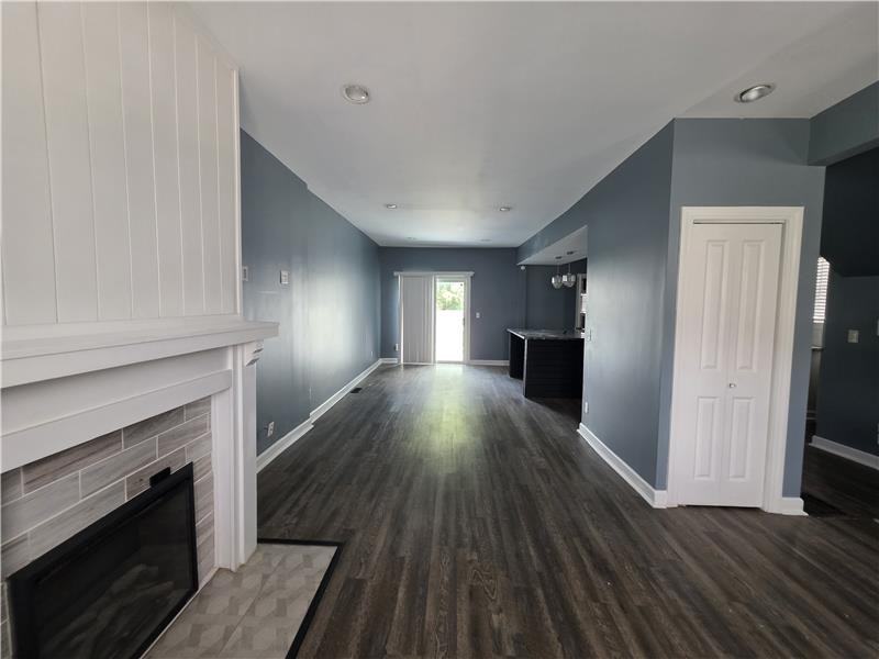 297 Johnson St - Photo 3 of 11