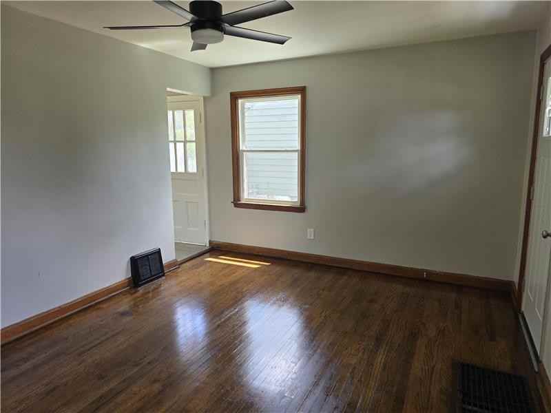 772 S Ogden Ave - Photo 4 of 11