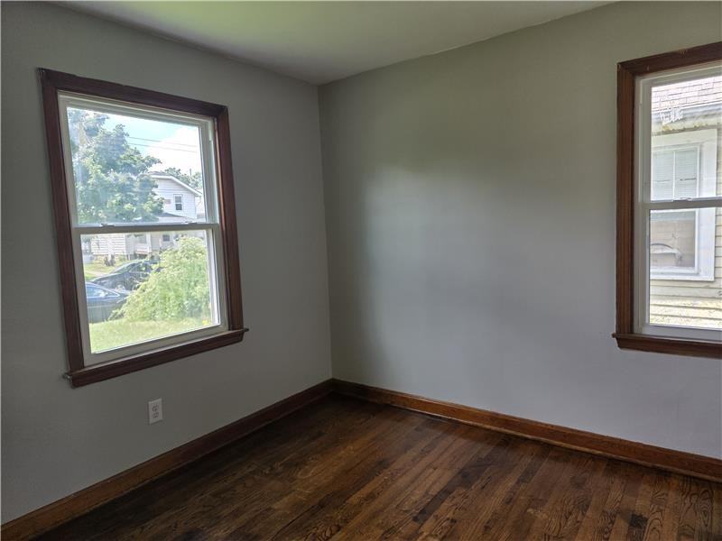 772 S Ogden Ave - Photo 6 of 11