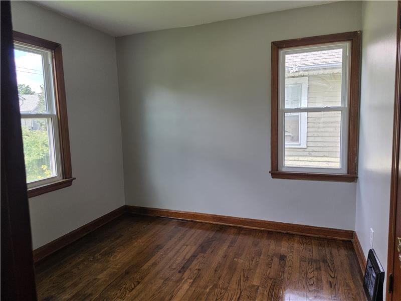 772 S Ogden Ave - Photo 7 of 11