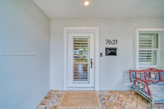 7621 Sw 65th Pl - Photo 2 of 39