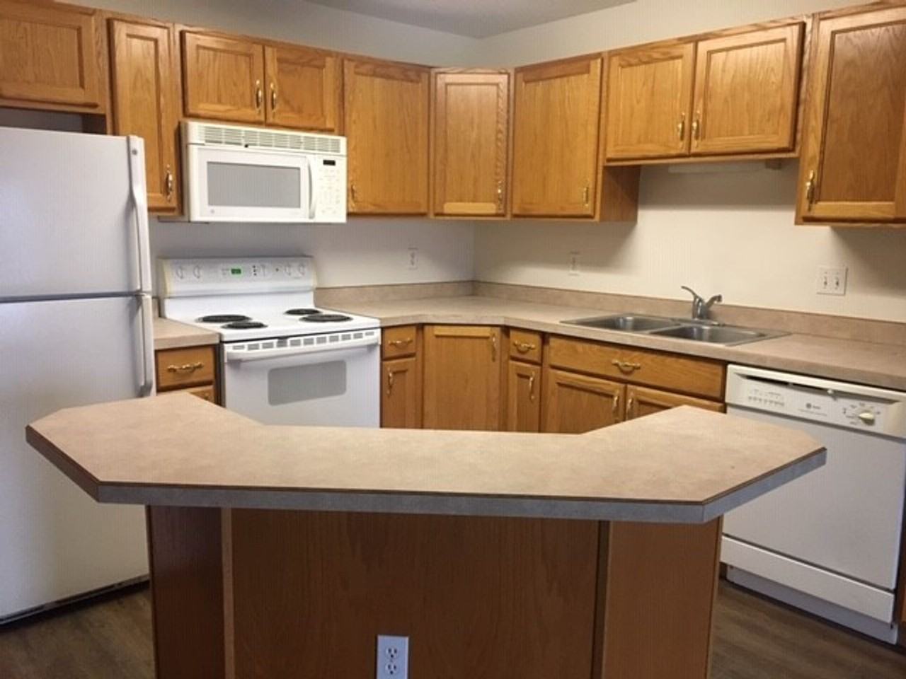 5002 16th Ave S - Photo 5 of 23