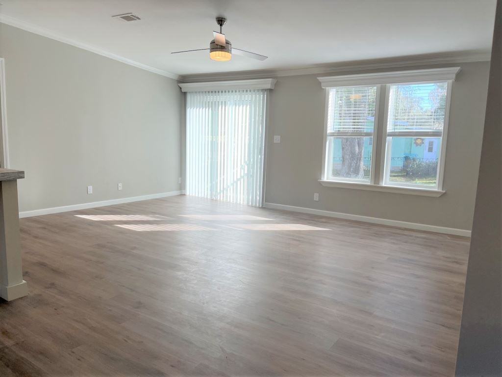 1077 Cloverleaf Cir - Photo 6 of 34