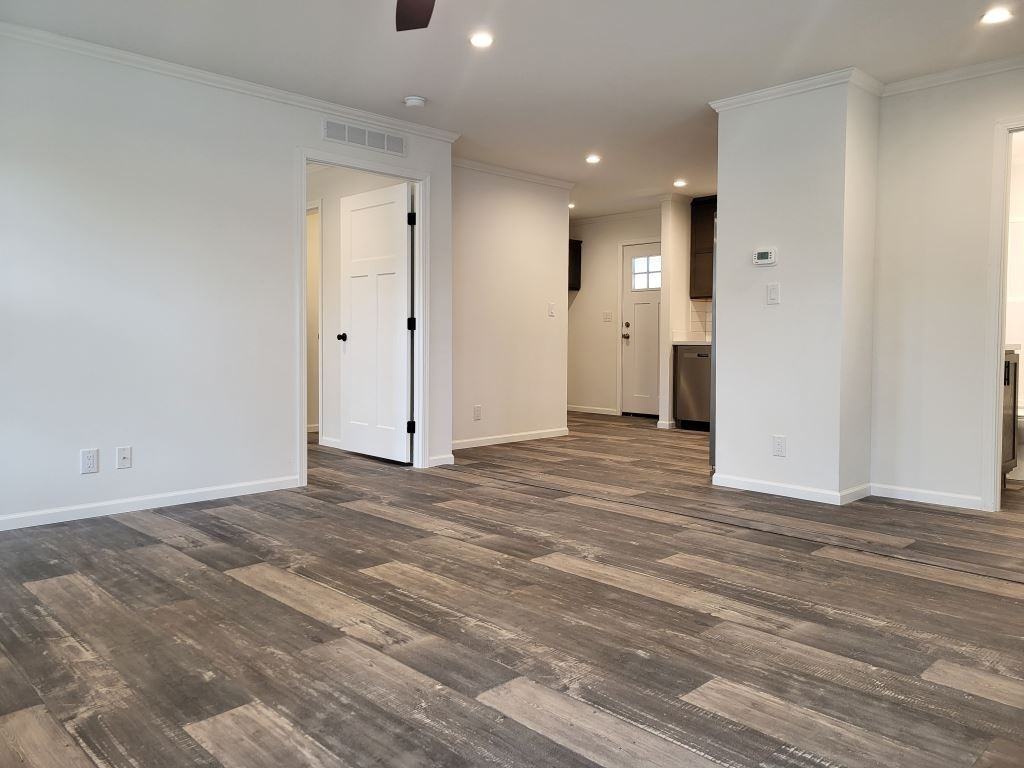 1149 Bayside Rd - Photo 6 of 37