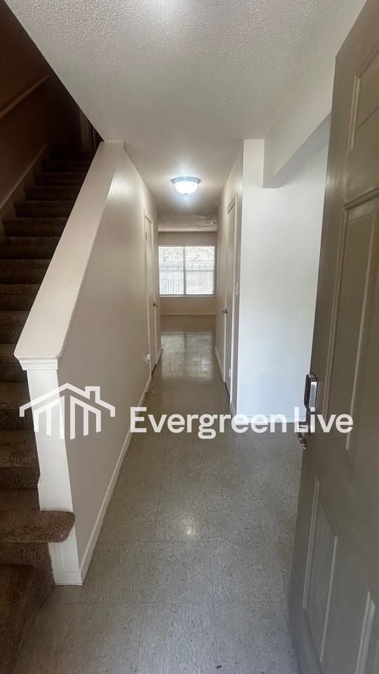 90 Valtameri Ct - Photo 2 of 29