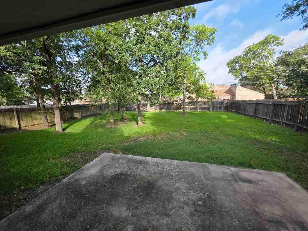4207 Woodcrest Dr - Photo 2 of 22