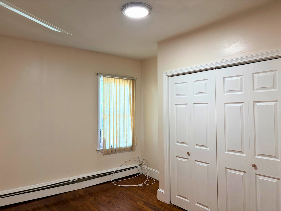 136 Seamans St ##1r - Photo 3 of 12