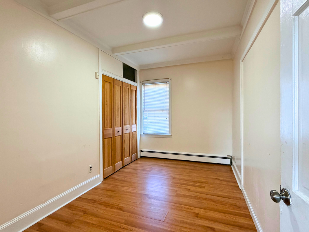 136 Seamans St ##1r - Photo 5 of 12