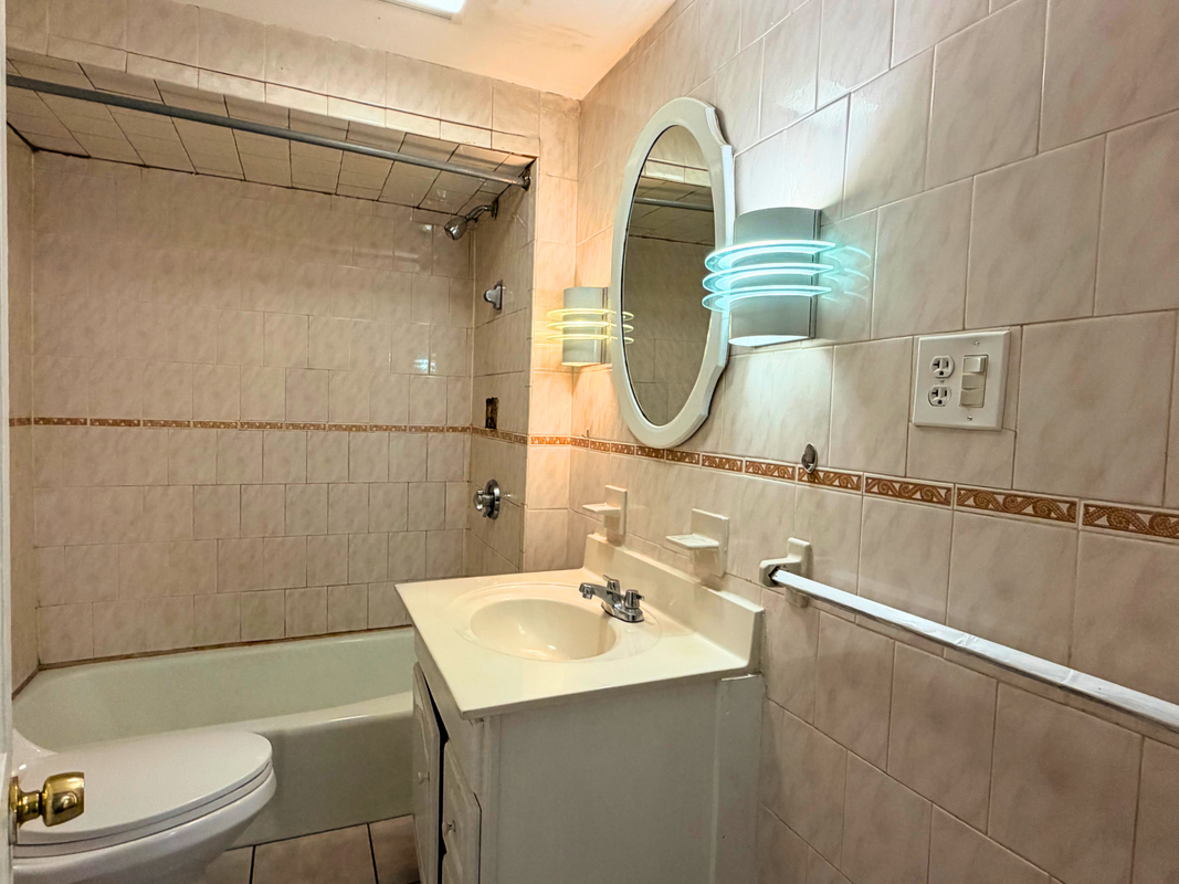 136 Seamans St ##1r - Photo 6 of 12