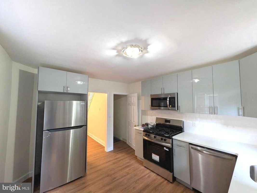 5609 Walton Ave - Photo 2 of 3