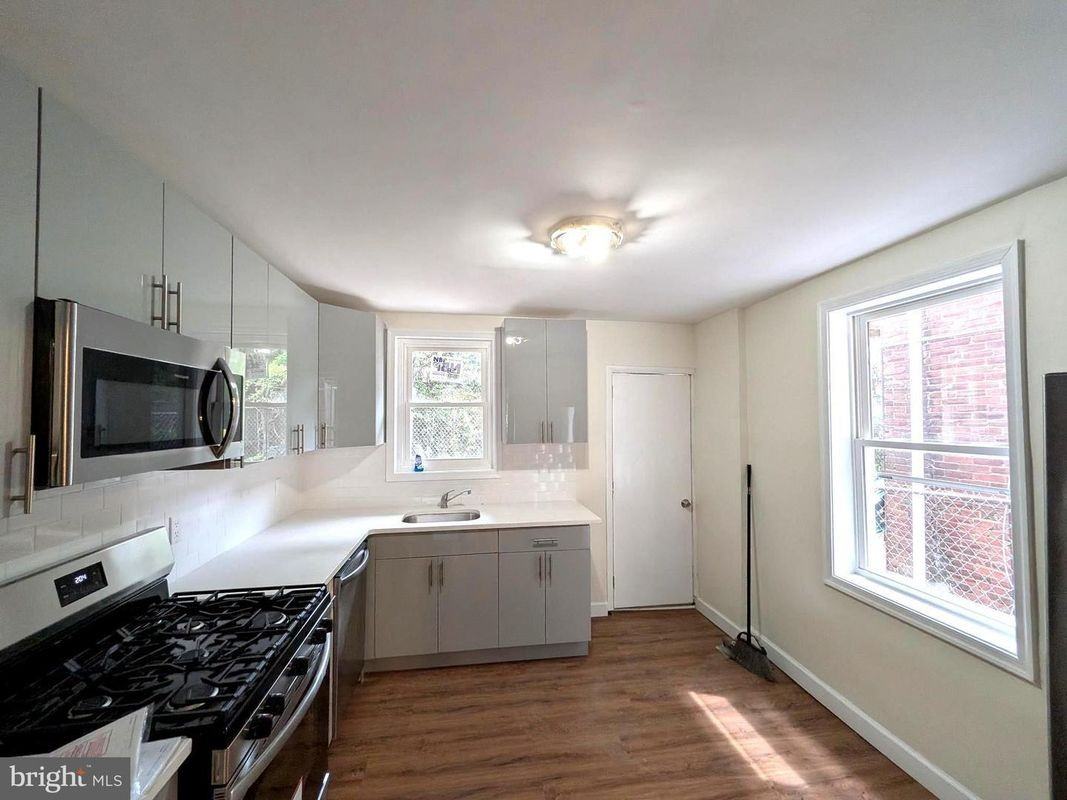 5609 Walton Ave - Photo 3 of 3