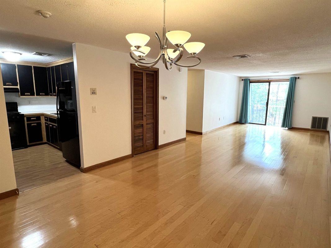 116 Bluestone Dr - Photo 3 of 16
