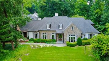 featured image of 425 Broadland Rd Nw