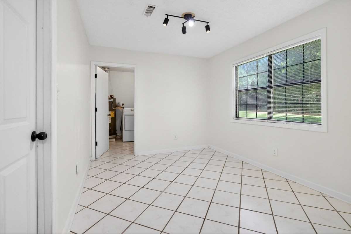 11525 Matthews Trl - Photo 7 of 40