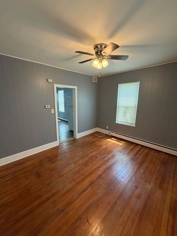 53 Carlton St - Photo 6 of 12