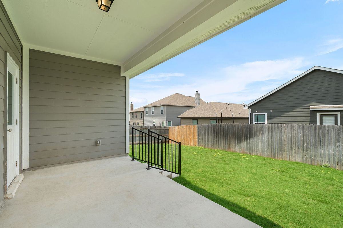313 Mclintock Rd - Photo 5 of 49