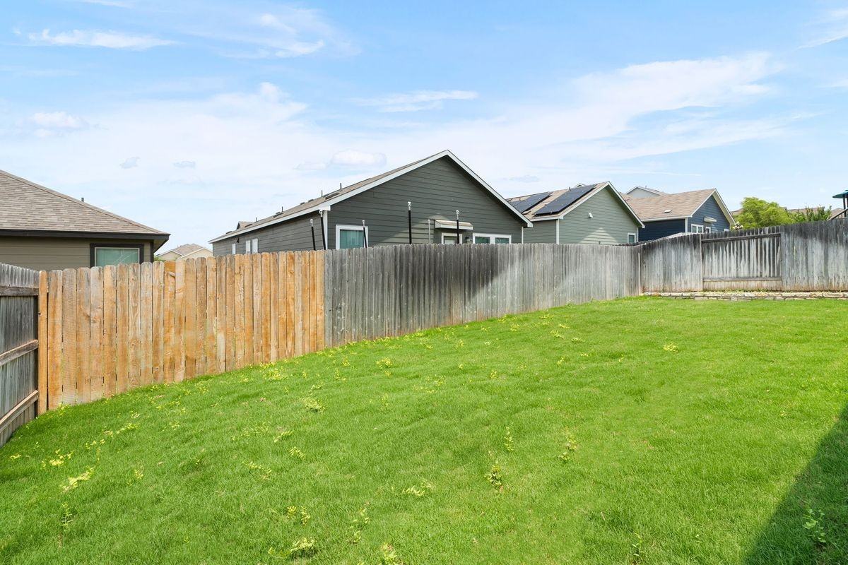 313 Mclintock Rd - Photo 6 of 49