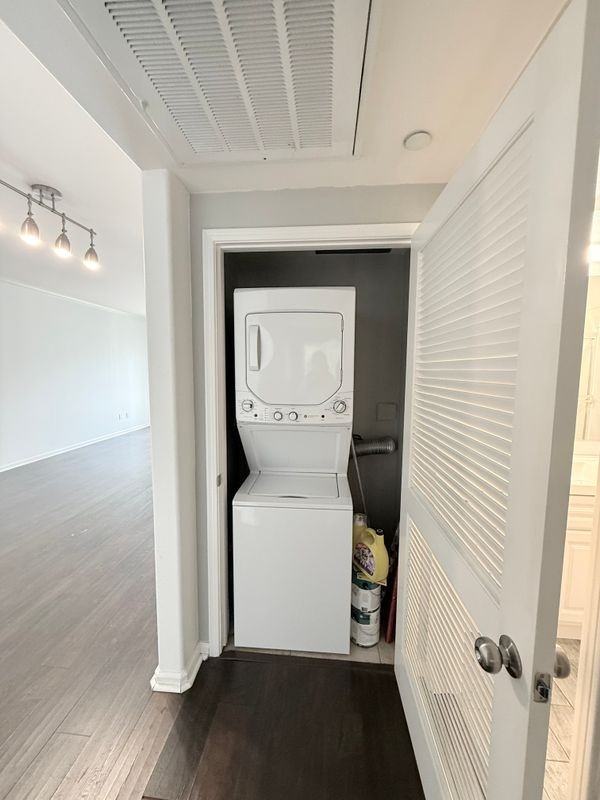 3401 S Bentley Ave ##203 - Photo 6 of 41