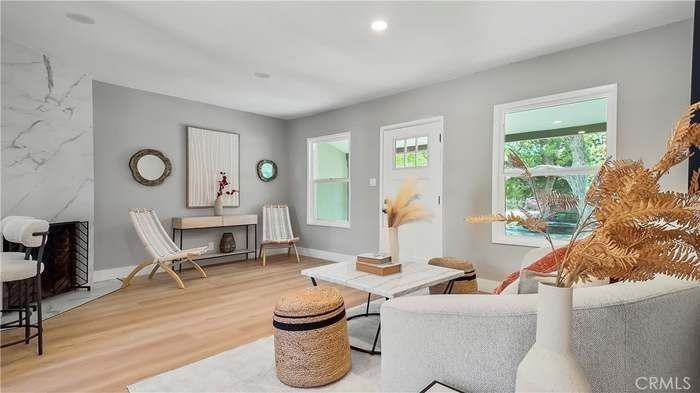 1832 N Rose St - Photo 5 of 22