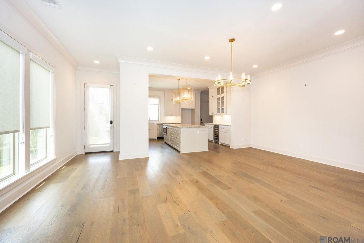 8543 Landau Dr - Photo 6 of 32