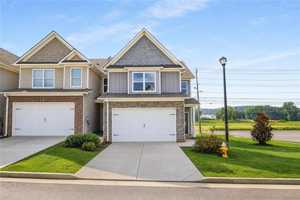 featured image of 100 Squarewood Ln