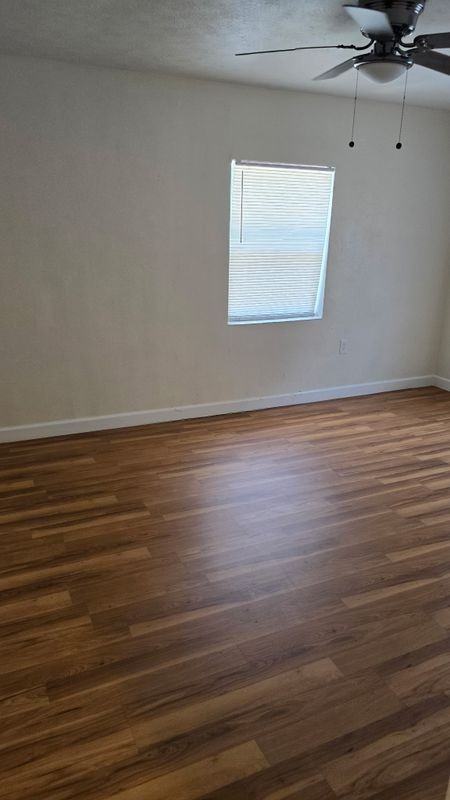 1651 W 17th St - Photo 2 of 19