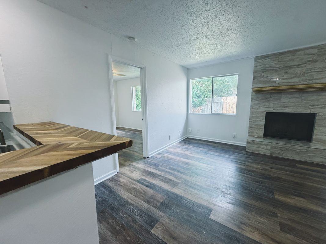 9906 Hundred Oaks Cir ##B - Photo 6 of 27