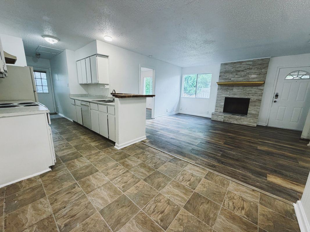 9906 Hundred Oaks Cir ##B - Photo 7 of 27