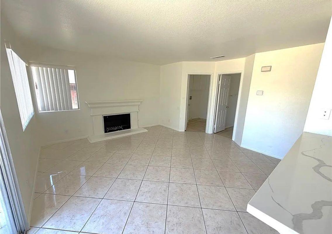 39843 Amberley Cir - Photo 3 of 24