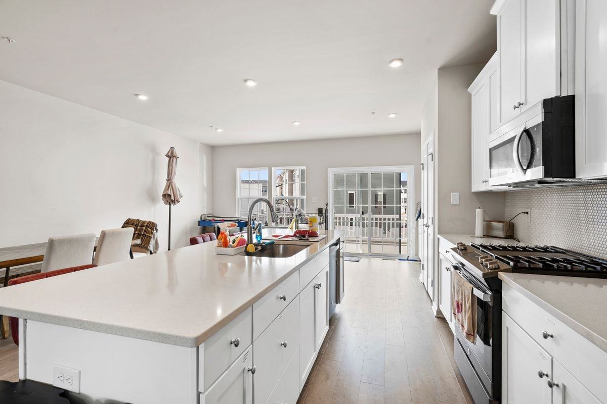 168 Bishop Way - Photo 2 of 4