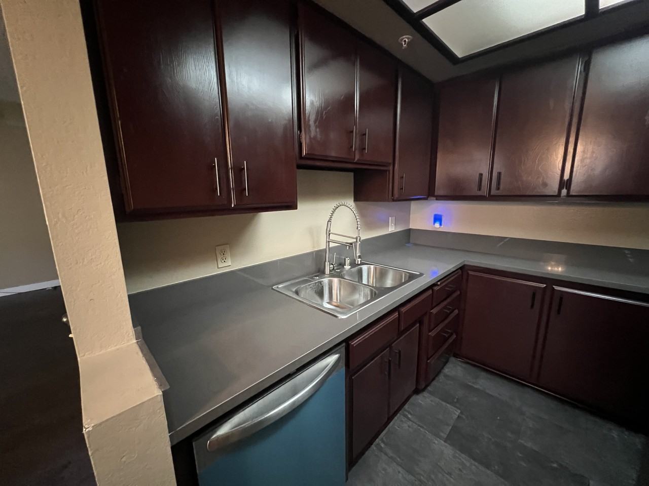 222 South Catalina Avenue - Photo 7 of 19