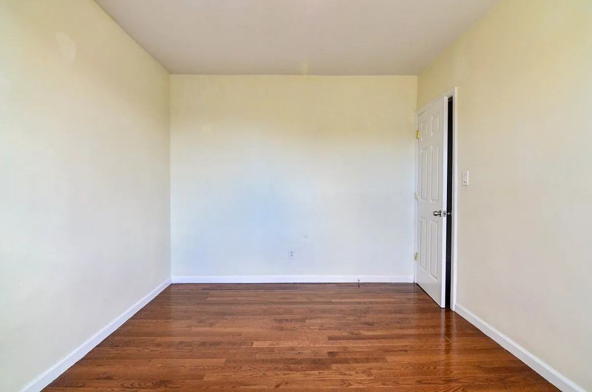 41-45 52nd Street #2D - Photo 5 of 7