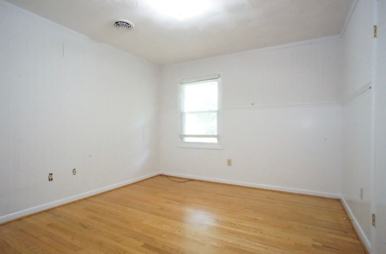 1105 Robin Rd - Photo 7 of 13