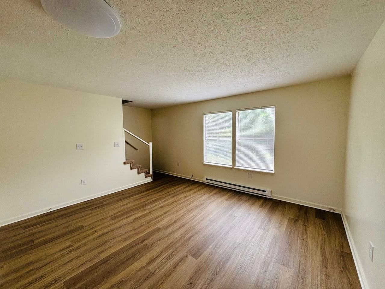 345 Wakeman Ct - Photo 2 of 18