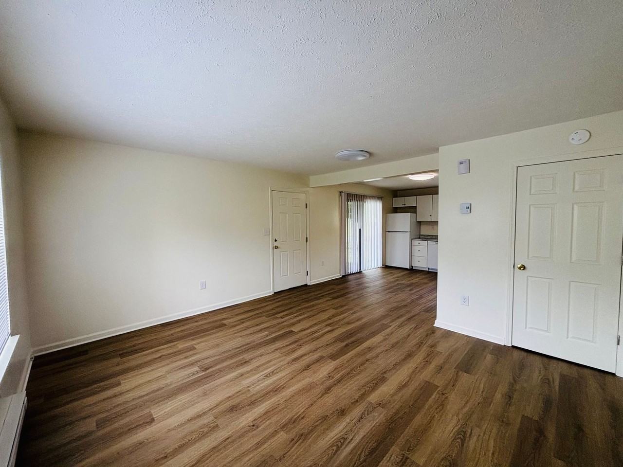 345 Wakeman Ct - Photo 3 of 18