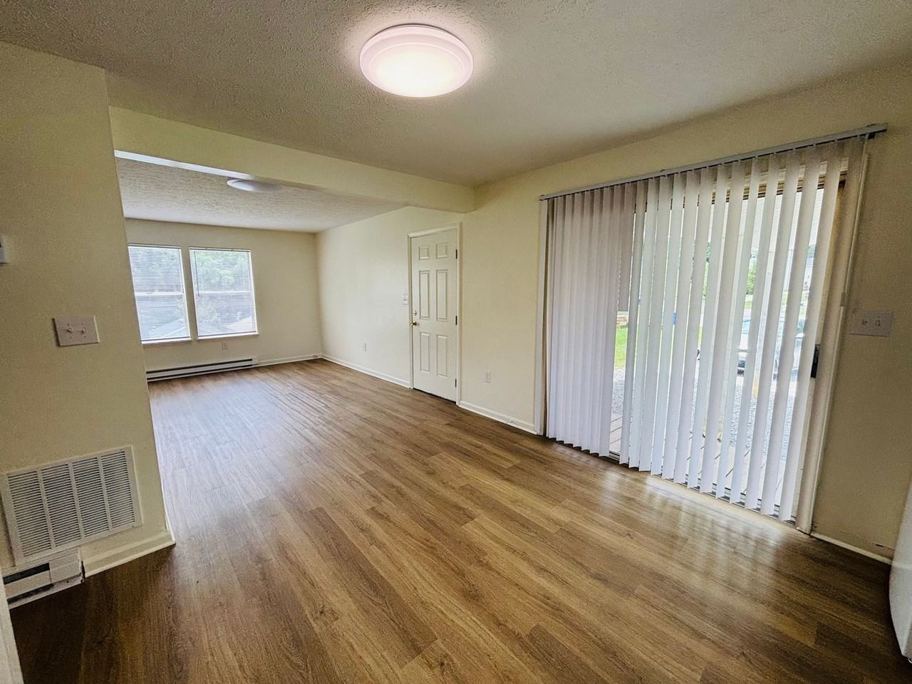 345 Wakeman Ct - Photo 4 of 18