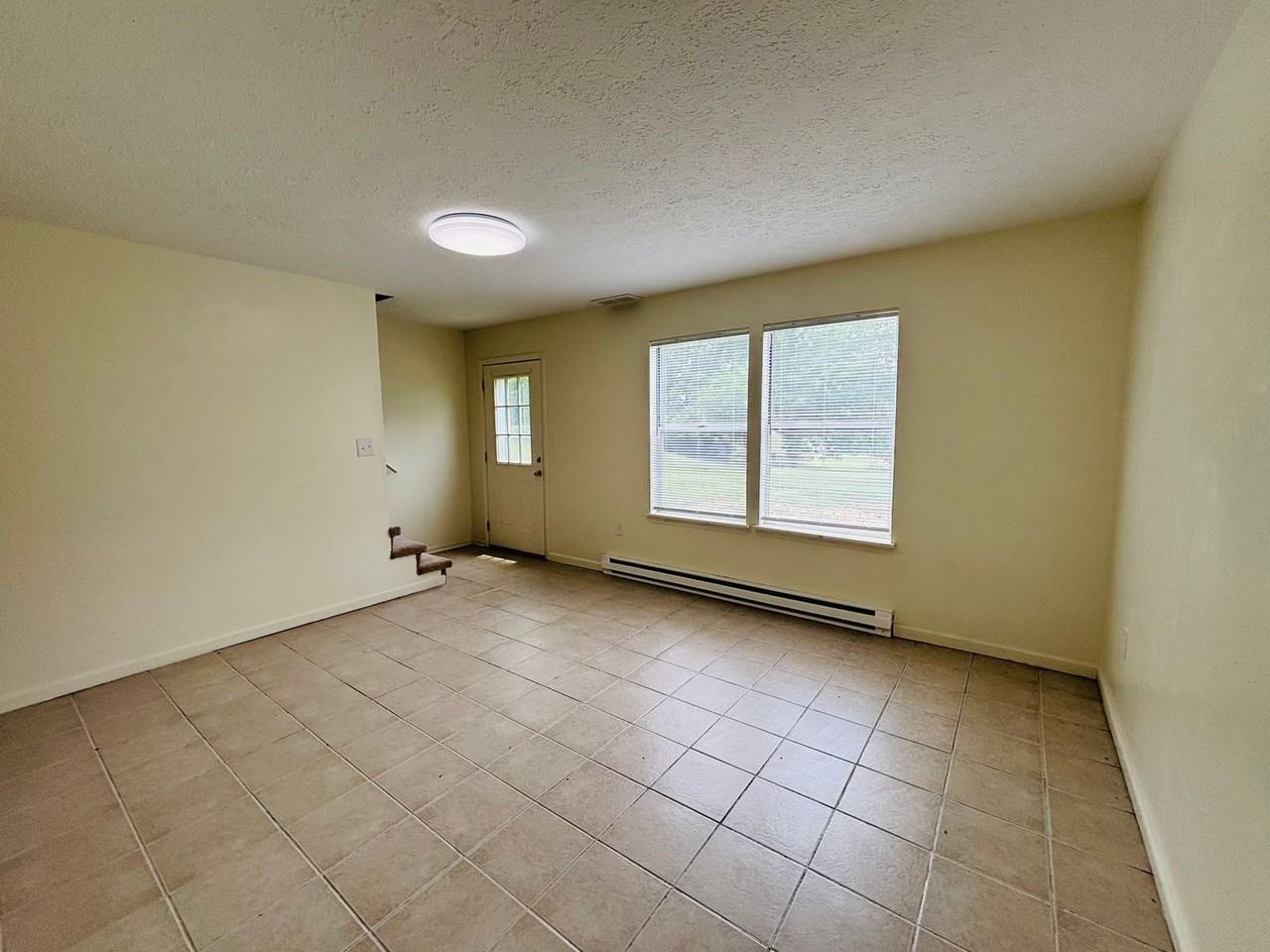 345 Wakeman Ct - Photo 7 of 18